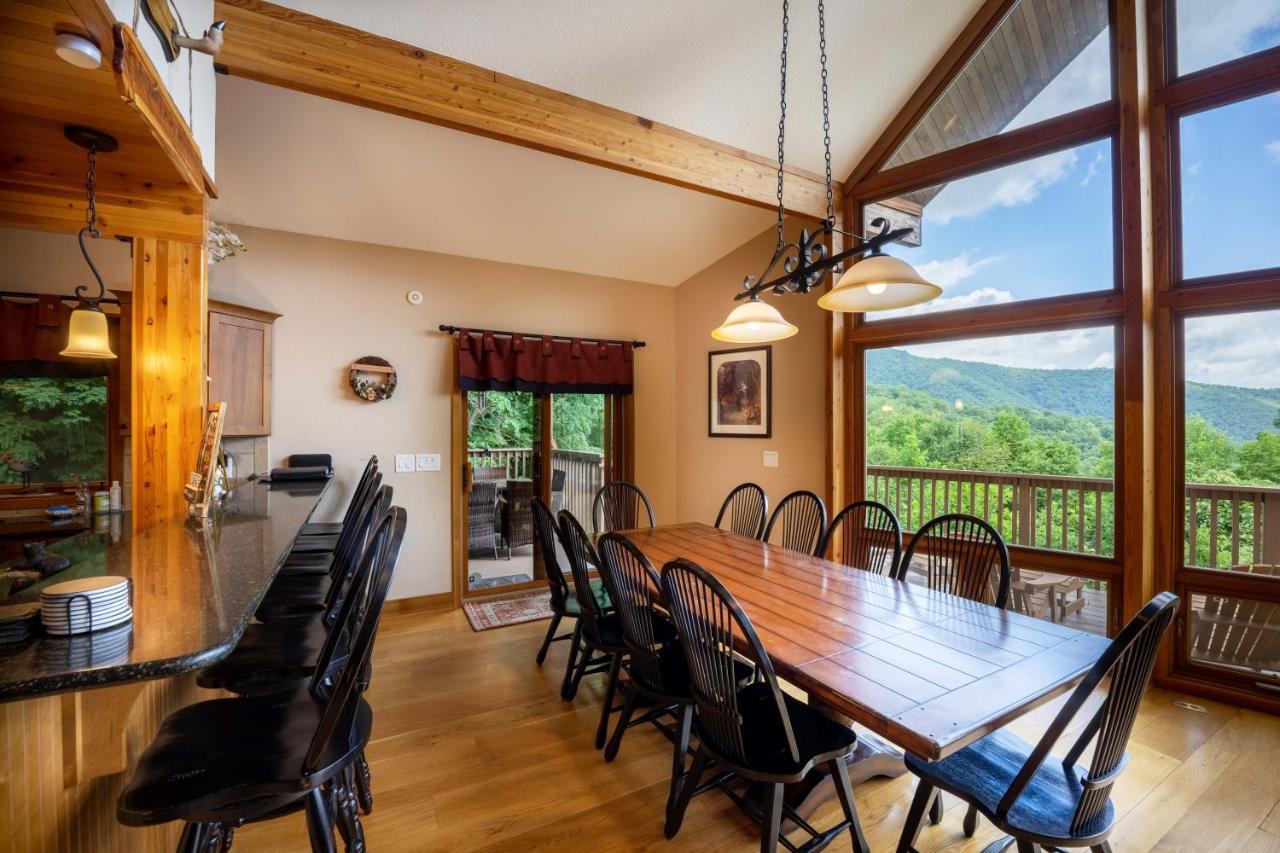 --Mountain Chalet Getaway With Breathtaking View Next To Tail Of Dragon-- Роббінсвіль Екстер'єр фото